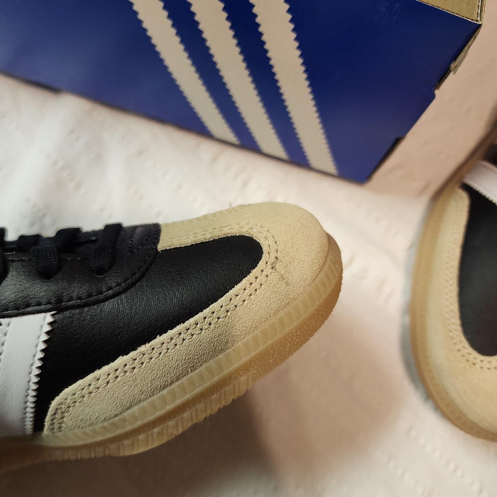 Adidas Women Samba Classic Sneakers - Black & Tan - Picture 5 of 16